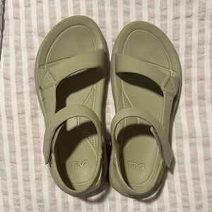 teva hurricane drift sandals